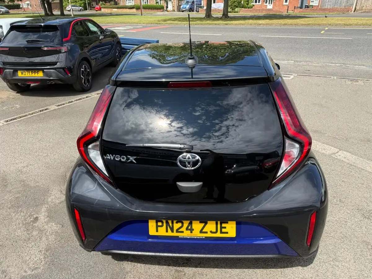 2024-toyota-aygo-x-10-vvt-i-edge-big-14