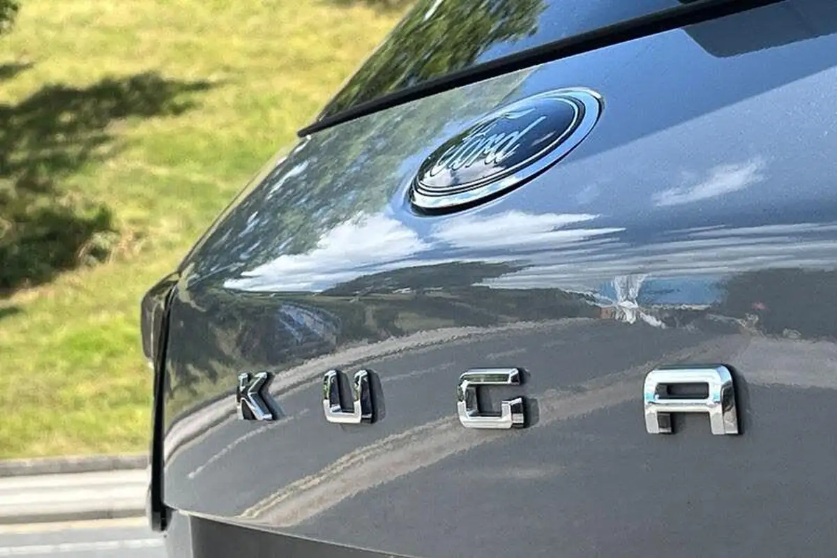 2022-ford-kuga-big-38