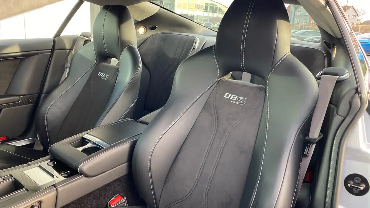 2010-aston-martin-dbs-60-touchtronic-big-23