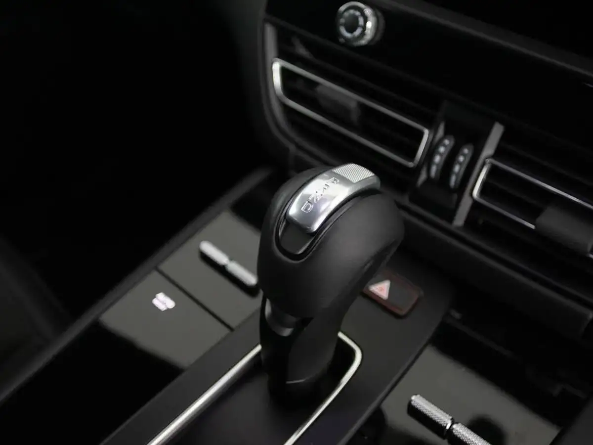 2023-porsche-macan-29-v6-gts-big-52