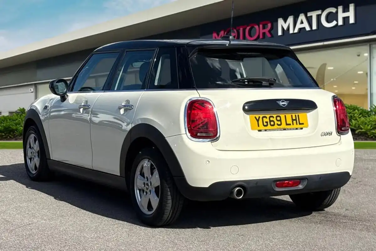 2019-mini-cooper-15-cooper-classic-hatchback-5d-big-1