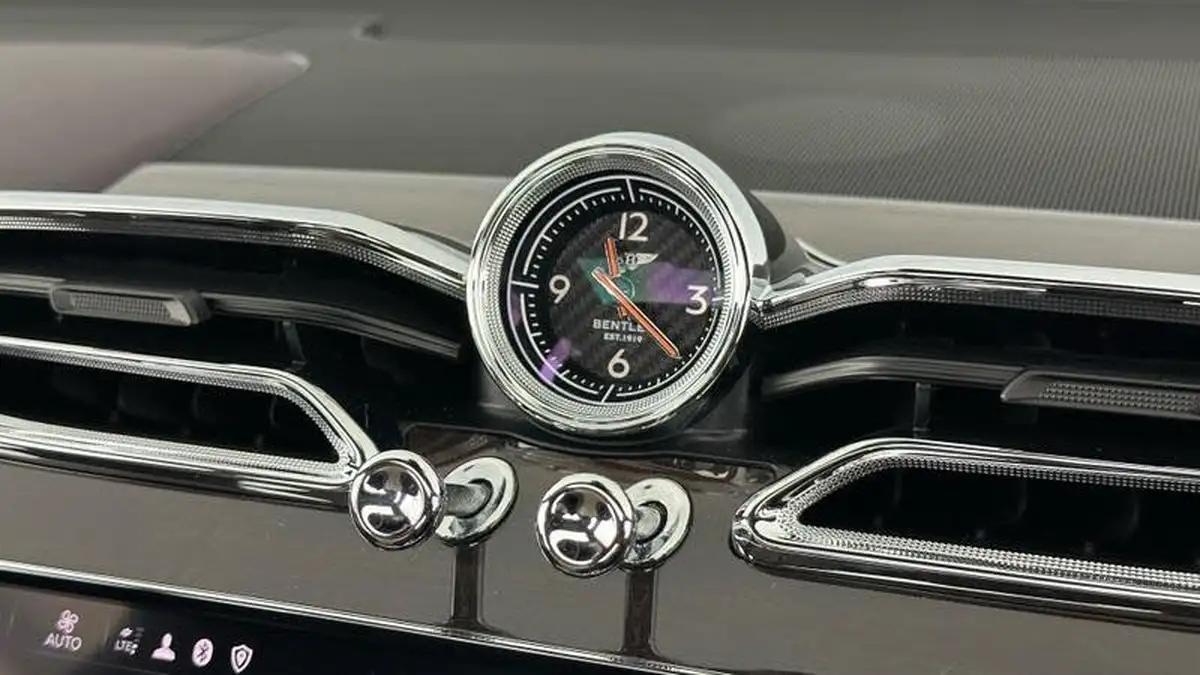 2020-bentley-bentayga-30-hybrid-big-12