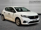 2022-dacia-sandero-10-sce-essential-small-0