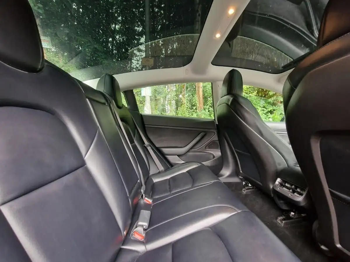 2020-tesla-model-3-e-long-range-big-47