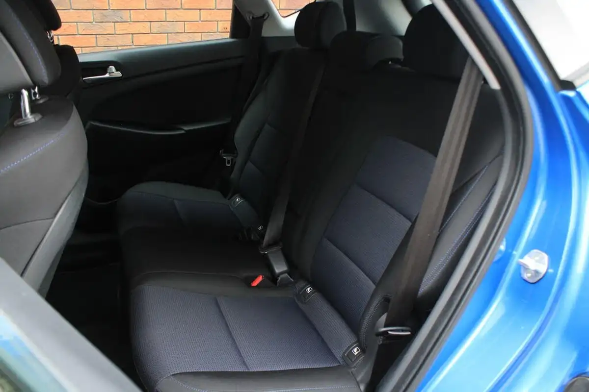 2017-hyundai-tucson-17crdi-blue-drive-se-nav-116ps-big-19