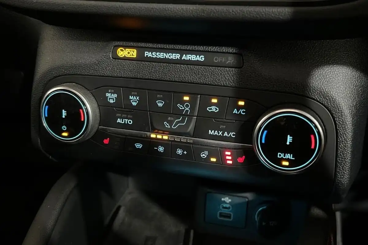2023-ford-kuga-15t-st-line-x-edition-big-21
