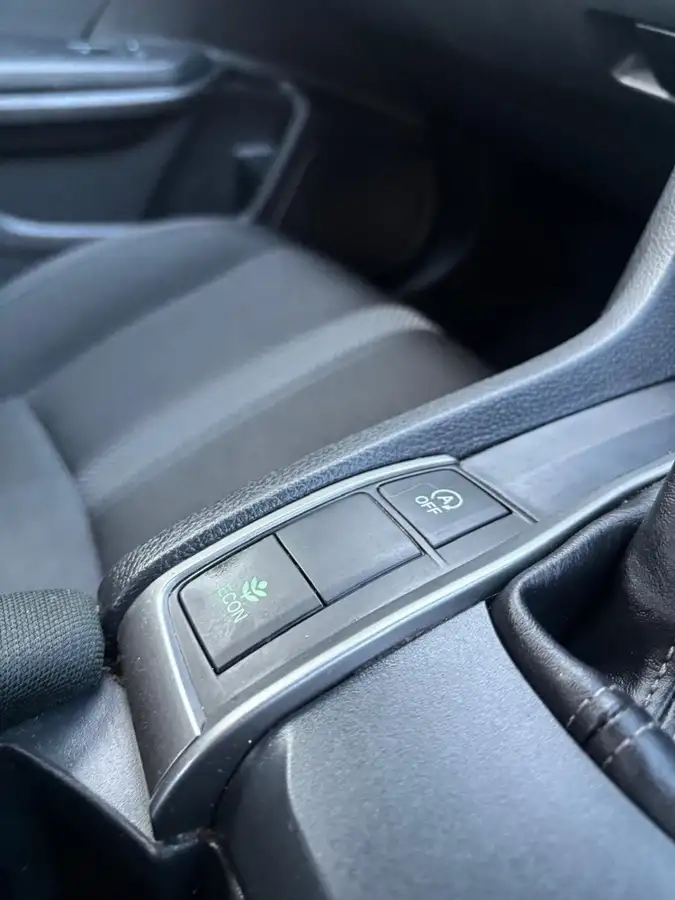 2020-honda-civic-10-vtec-turbo-se-hatchback-5d-big-21