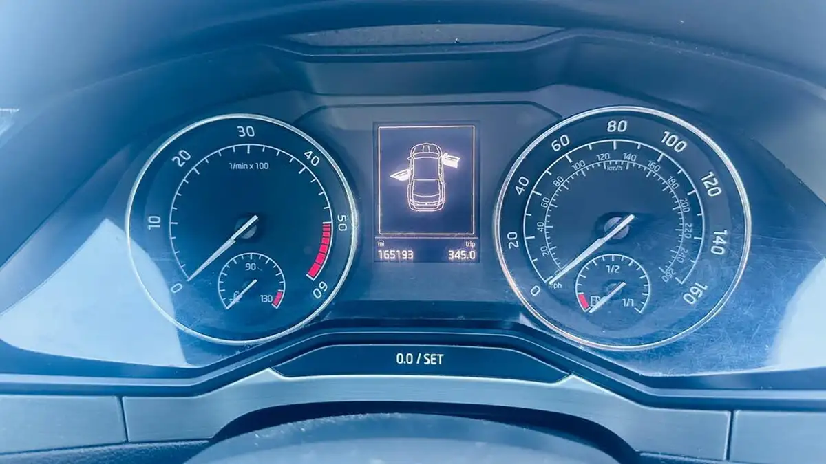 2016-skoda-superb-20tdi-se-business-hatchback-dsg-big-41