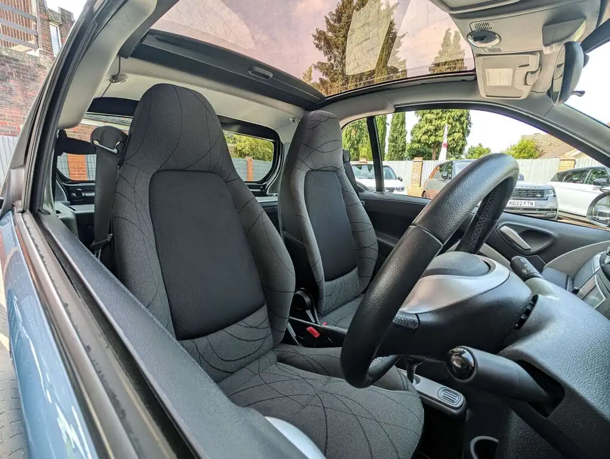 2013-smart-fortwo-08td-passion-coupe-big-19