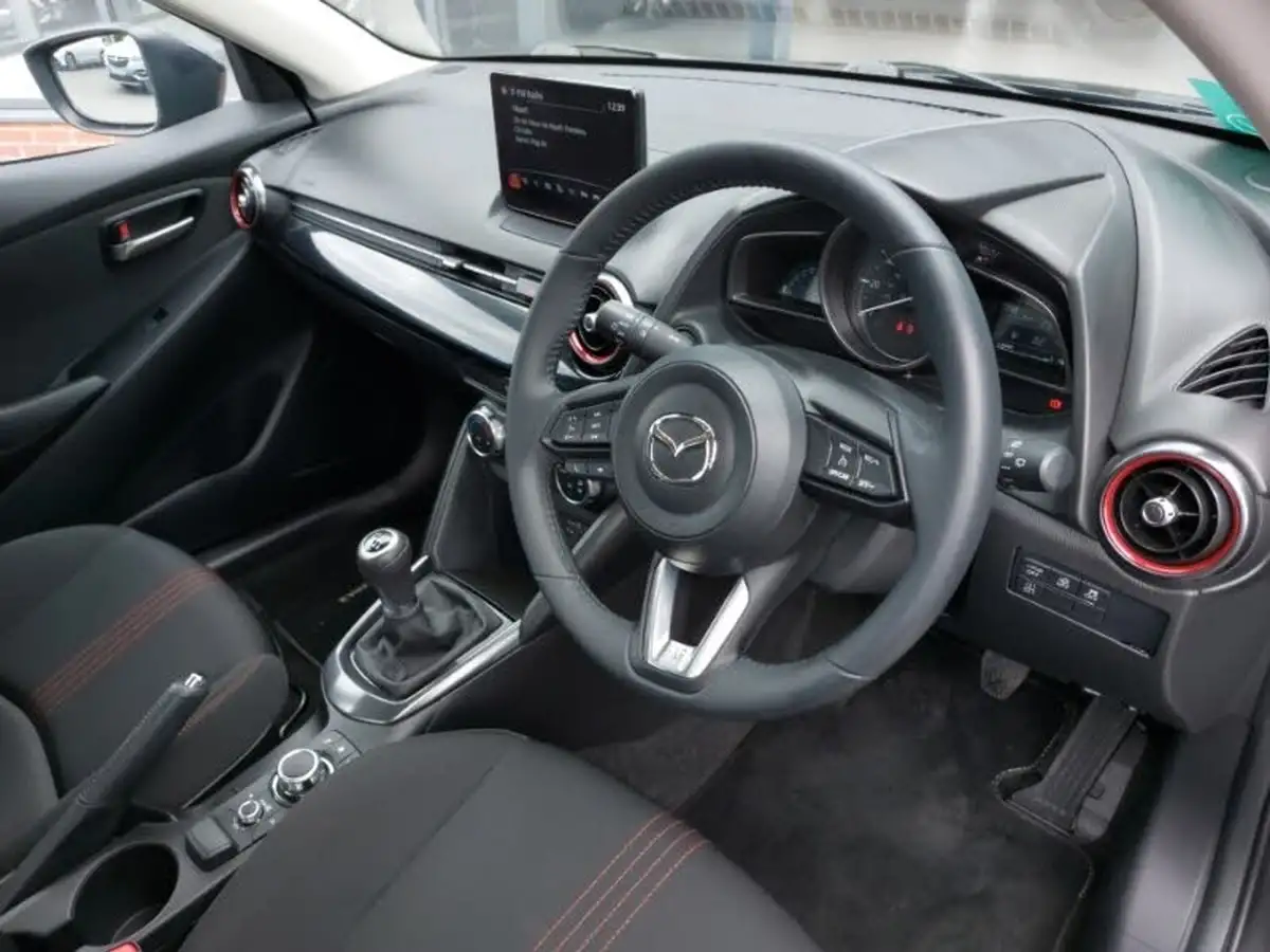 2024-mazda-mazda2-15-e-skyactiv-g-homura-big-9