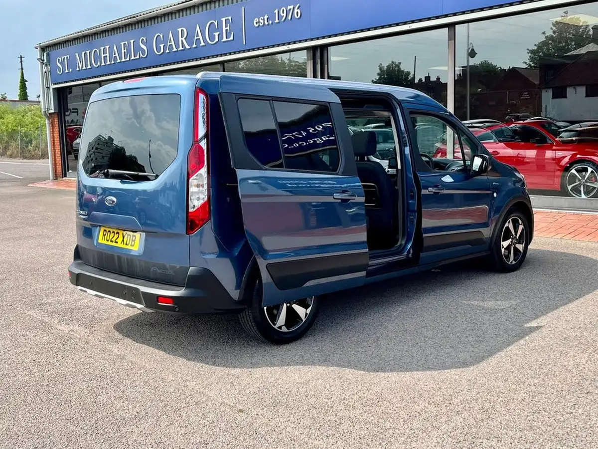 2022-ford-grand-tourneo-connect-15-active-120ps-ecoblue-1499cc-powershift-big-8