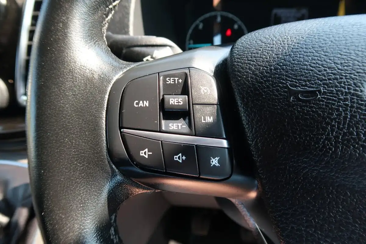 2020-ford-transit-custom-20tdci-300-l1h1-limited-130pseu6dt-panel-van-big-49