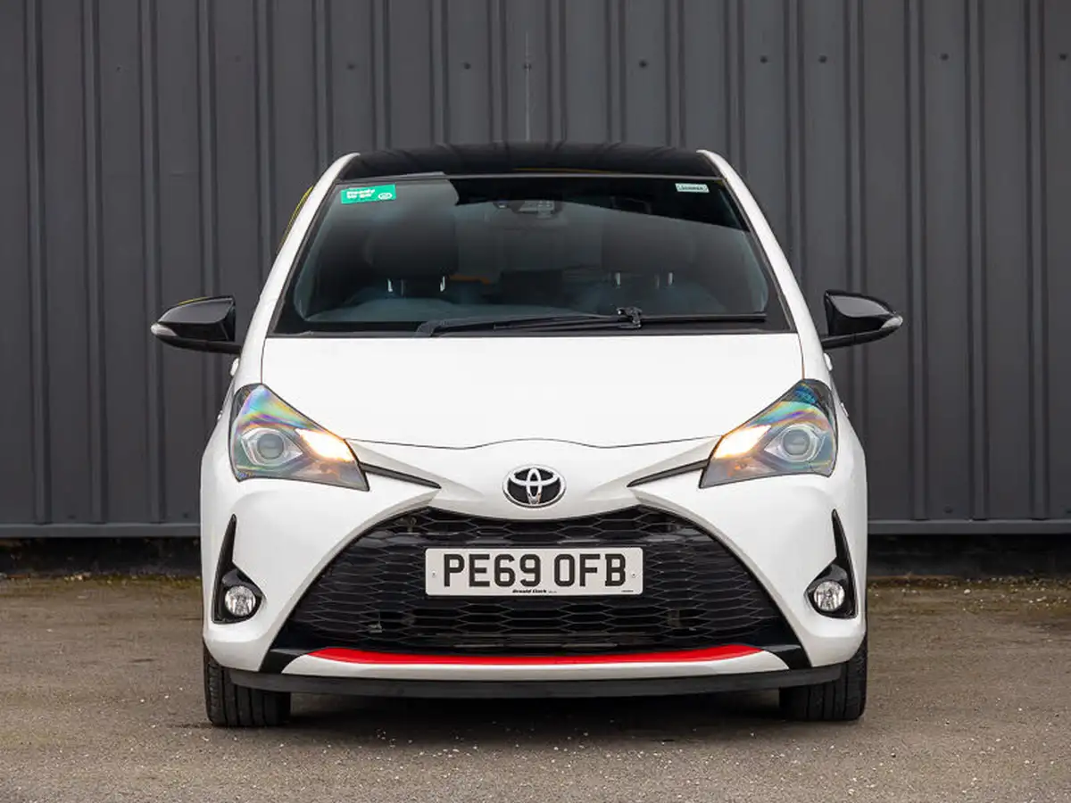 2019-toyota-yaris-15-vvt-i-gr-sport-big-9