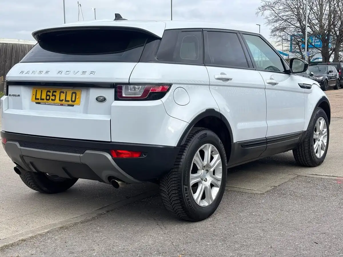 2015-land-rover-range-rover-evoque-20td4-se-tech-ss-hatchback-5d-auto-big-7