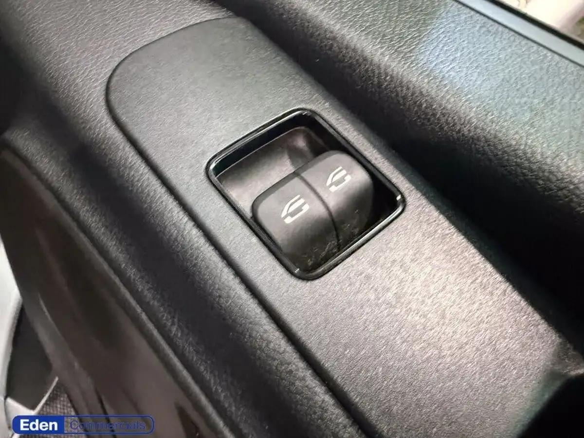 2024-mercedes-benz-sprinter-20cdi-315-l2h1-premium-big-15