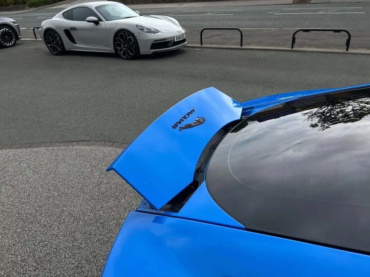 2021-jaguar-f-type-50-v8-sc-reims-edition-big-46