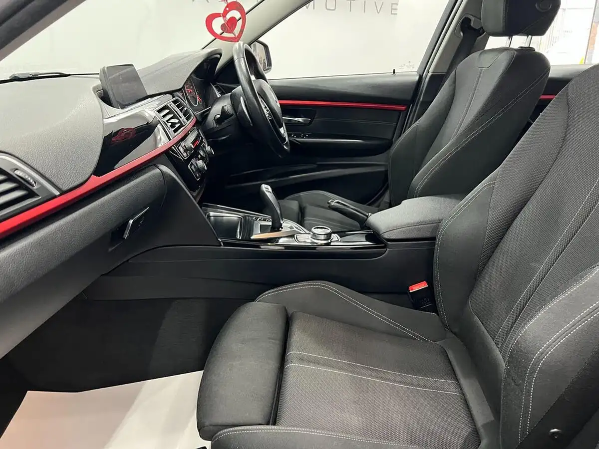 2017-bmw-3-series-20-330e-sport-big-59