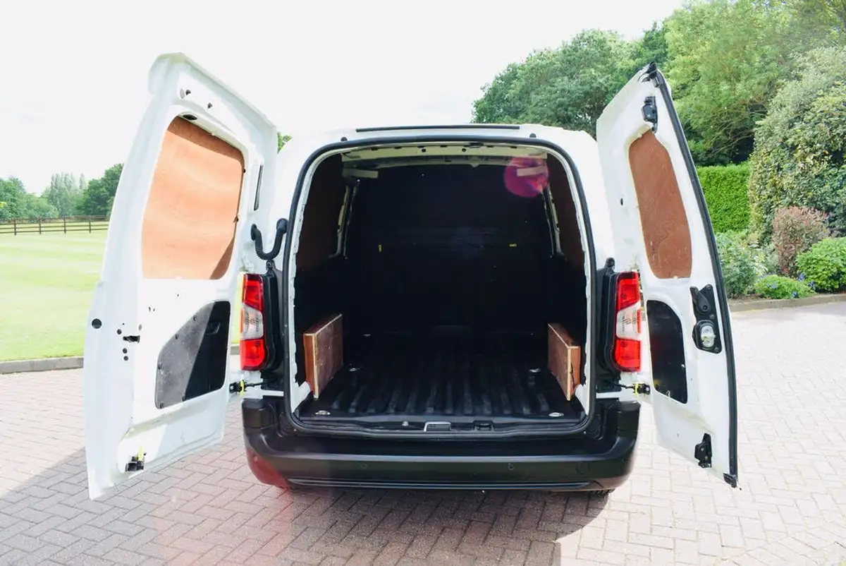 2022-toyota-proace-city-15d-icon-l2-big-5
