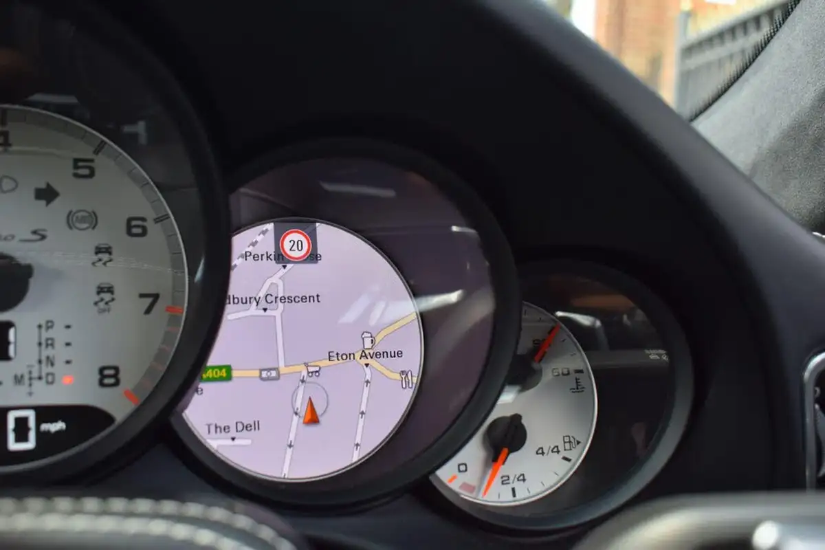 2016-porsche-911-38-turbo-s-coupe-big-49