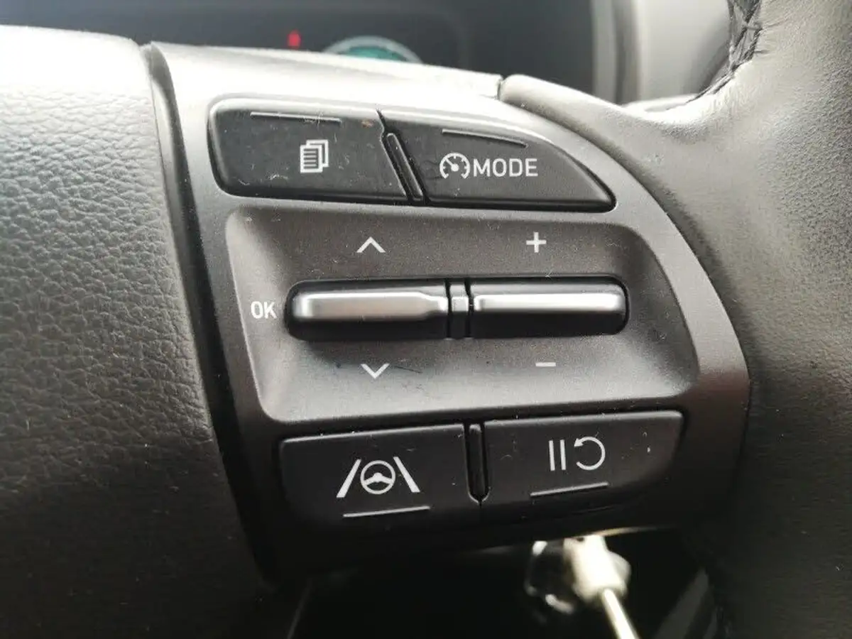 2022-hyundai-kona-16-gdi-se-connect-big-11