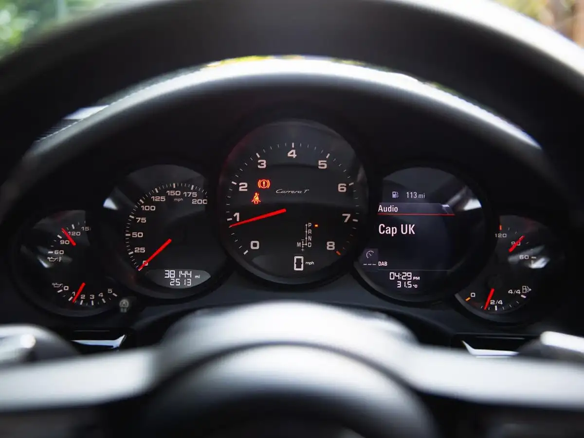 2018-porsche-911-30-carrera-t-ss-pdk-big-12