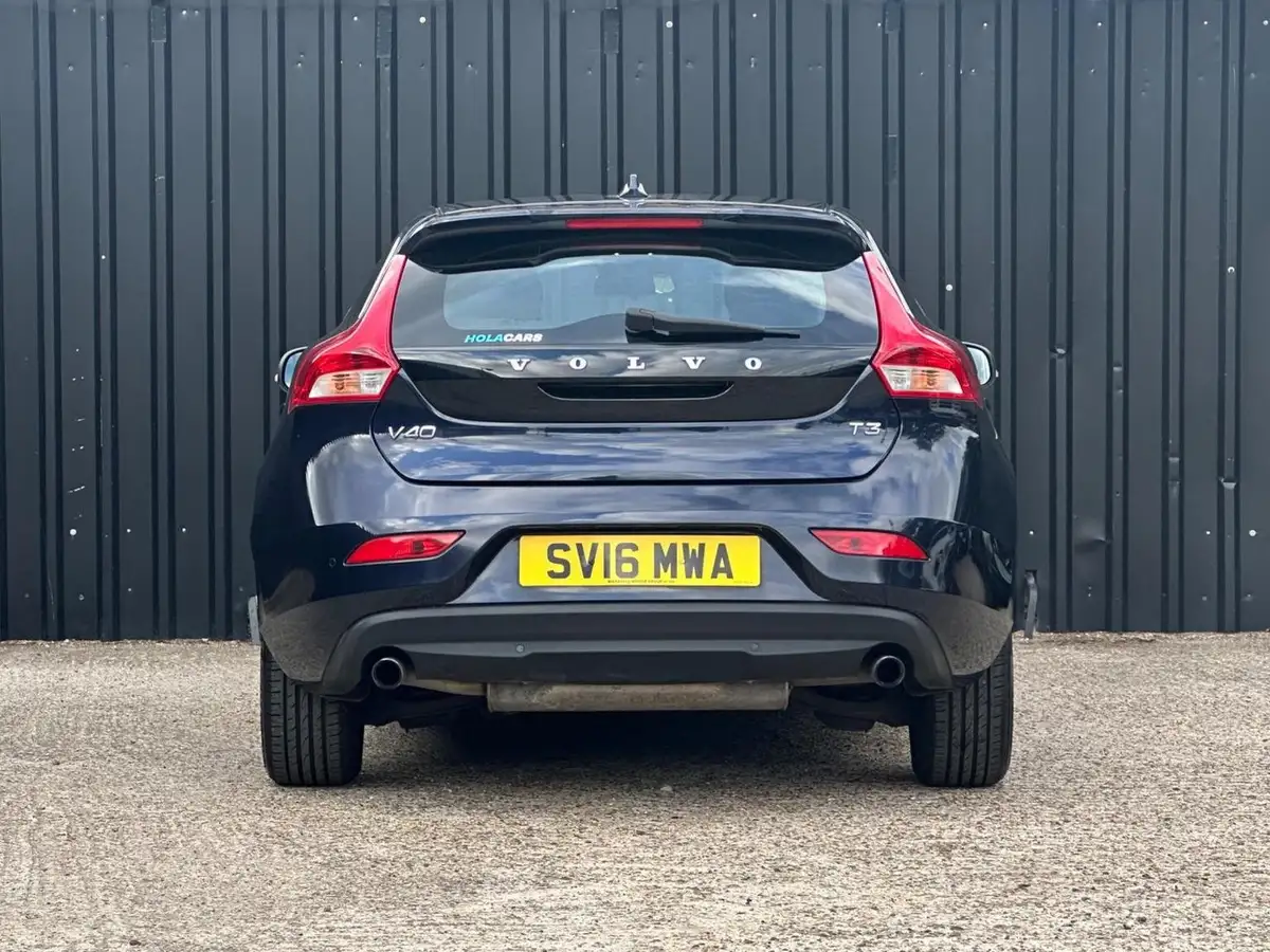 2016-volvo-v40-15-se-t3-152bhp-big-5