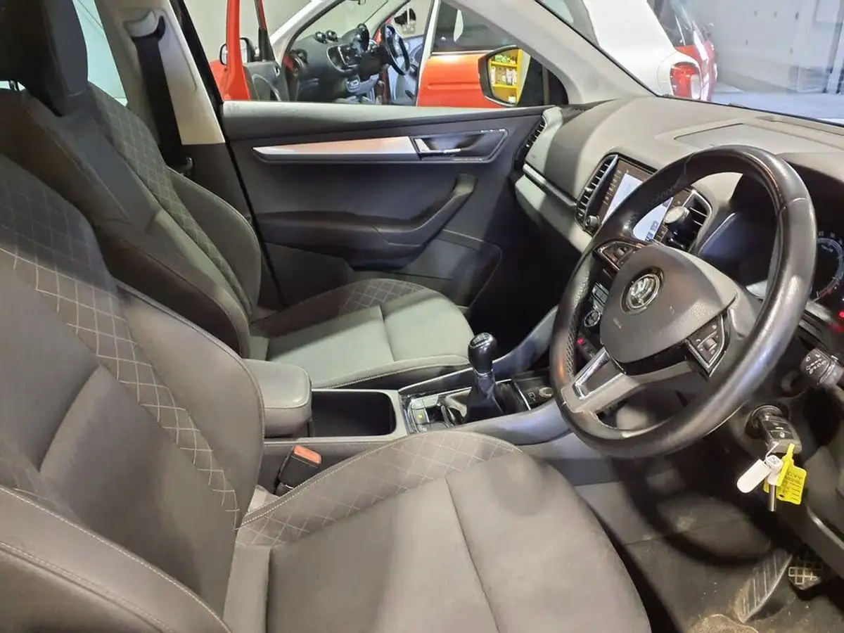 2018-skoda-karoq-16tdi-se-technology-ss-1598cc-big-9