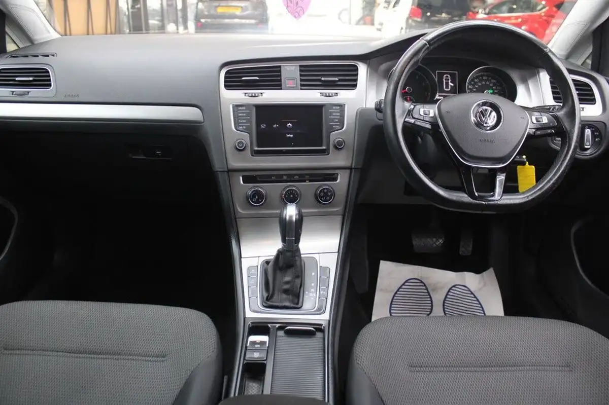 2015-volkswagen-golf-14-tsi-se-estate-5d-dsg-big-30
