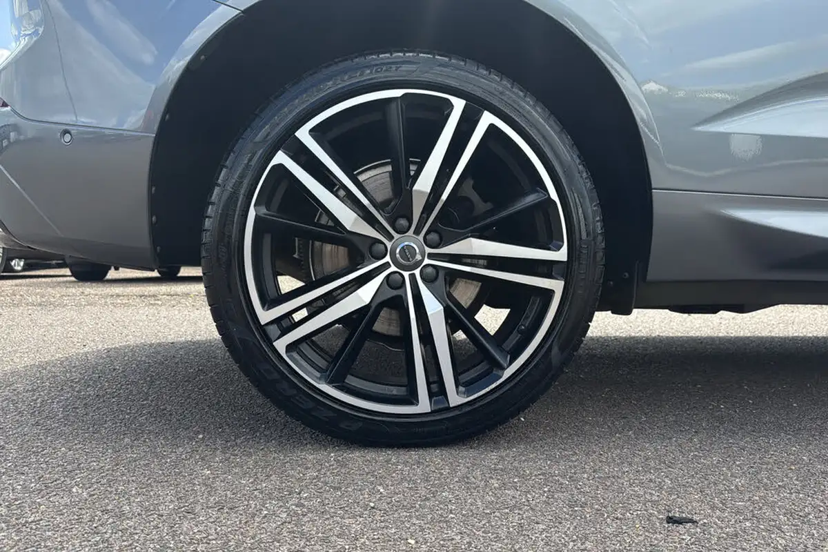 2020-volvo-xc60-20td-b4-r-design-pro-awd-big-7