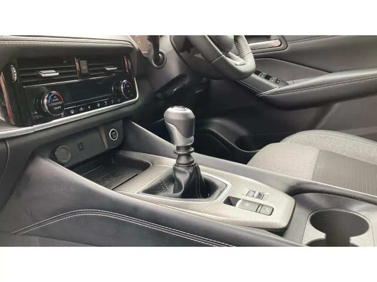 2024-nissan-qashqai-13-dig-t-n-connecta-140ps-mild-hybrid-big-12