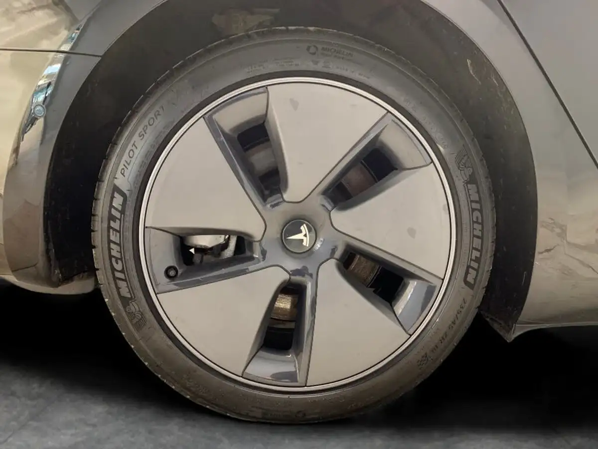 2021-tesla-model-3-e-long-range-4x4-big-31