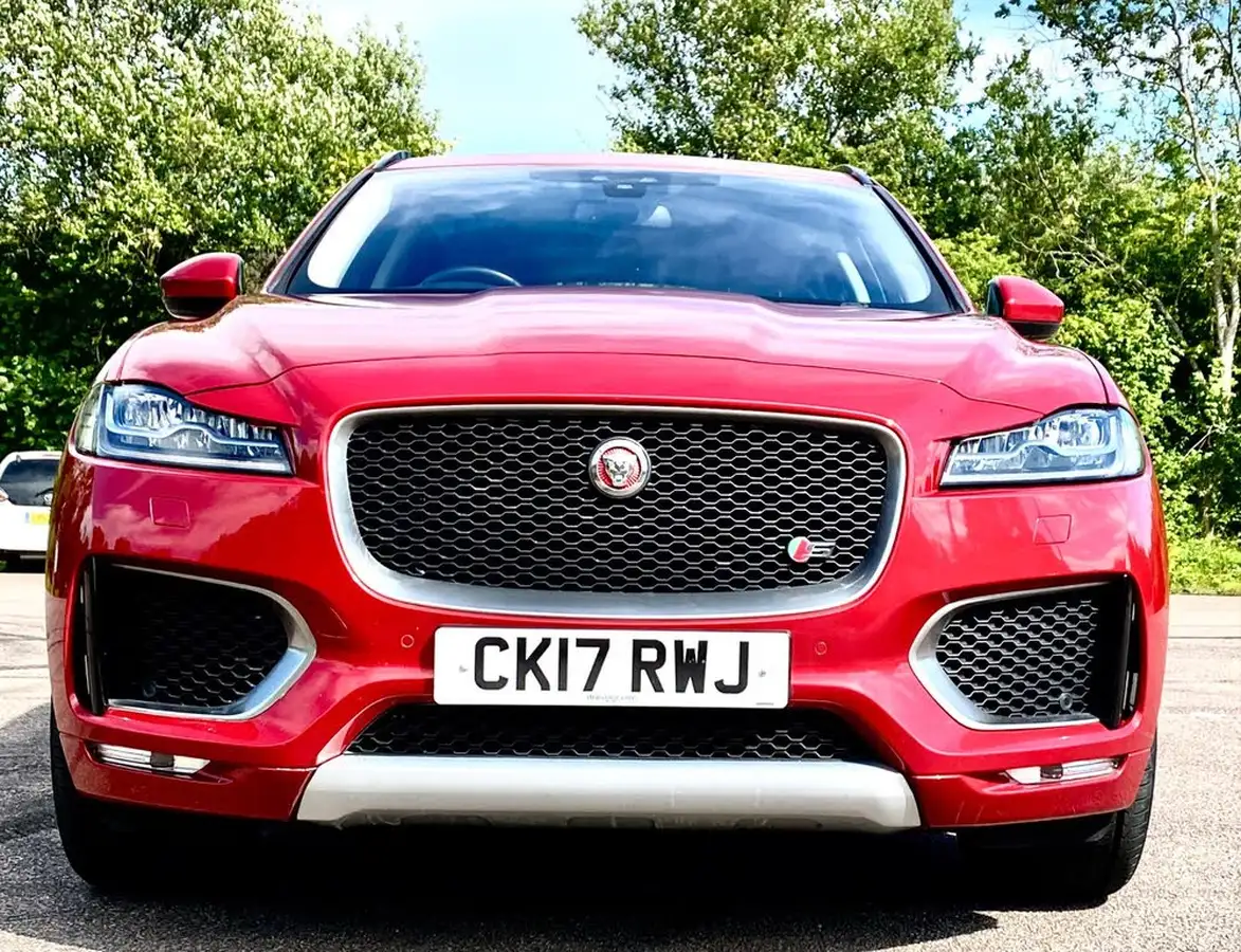2017-jaguar-f-pace-30td-s-ss-big-11
