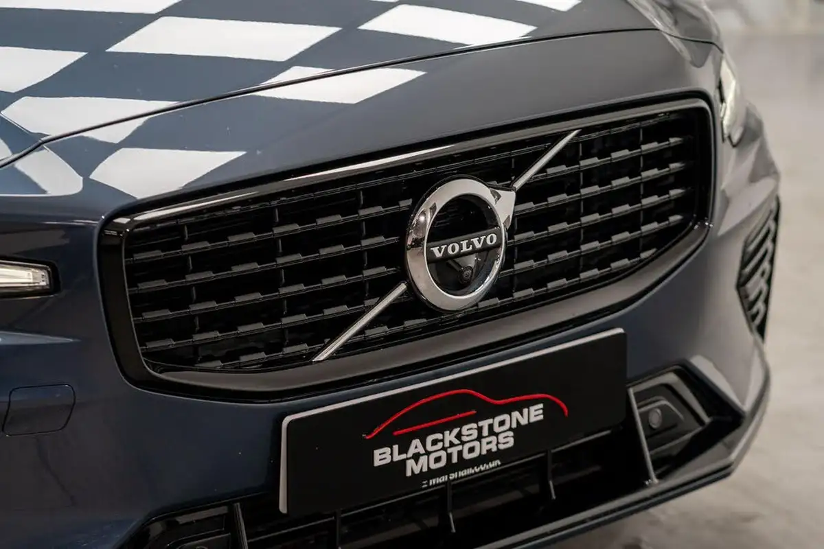 2021-volvo-v60-20-t6-r-design-350bhp-plug-in-hybrid-big-40