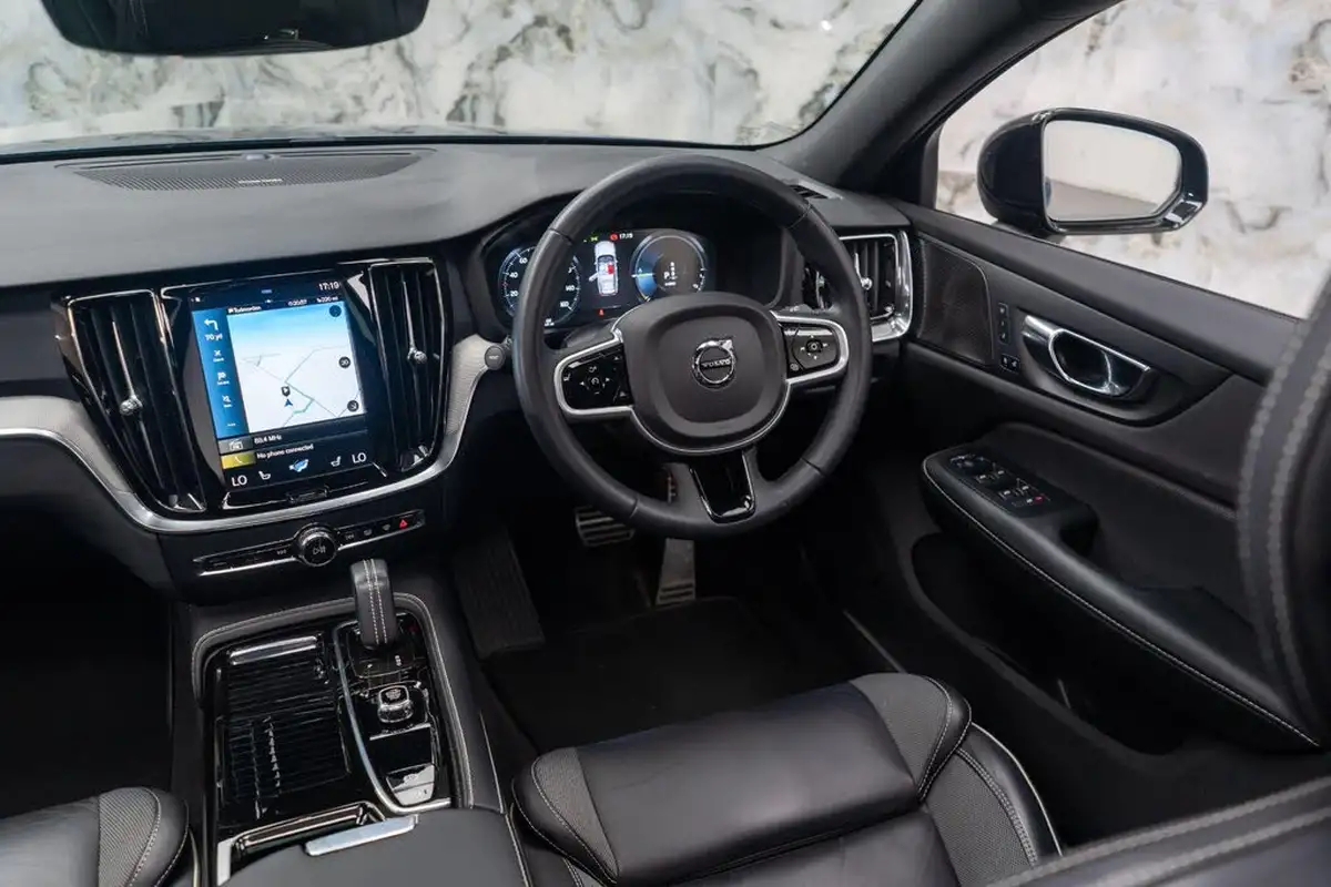 2021-volvo-v60-20-t6-r-design-350bhp-plug-in-hybrid-big-12