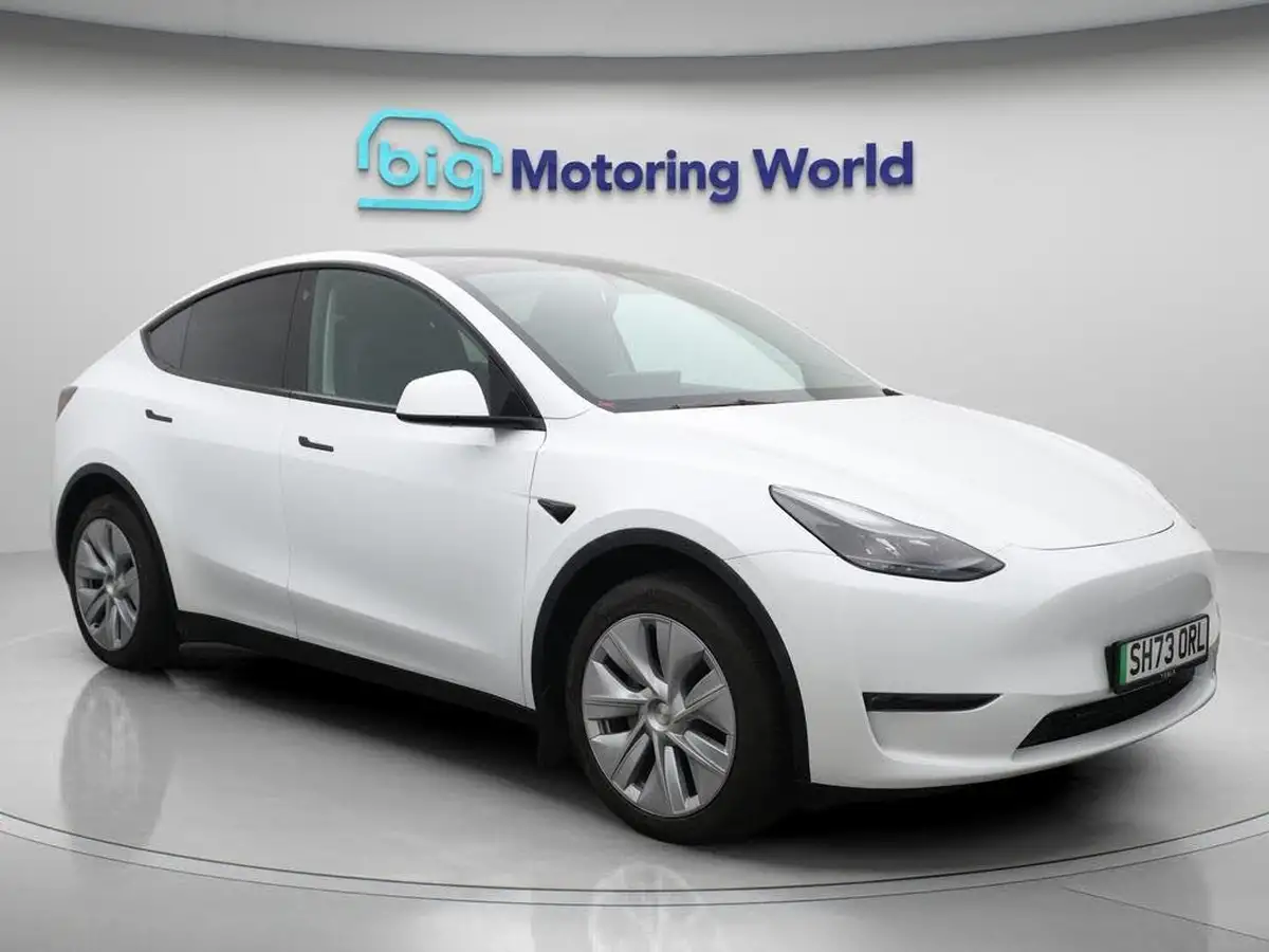 2023-tesla-model-y-e-long-range-big-0