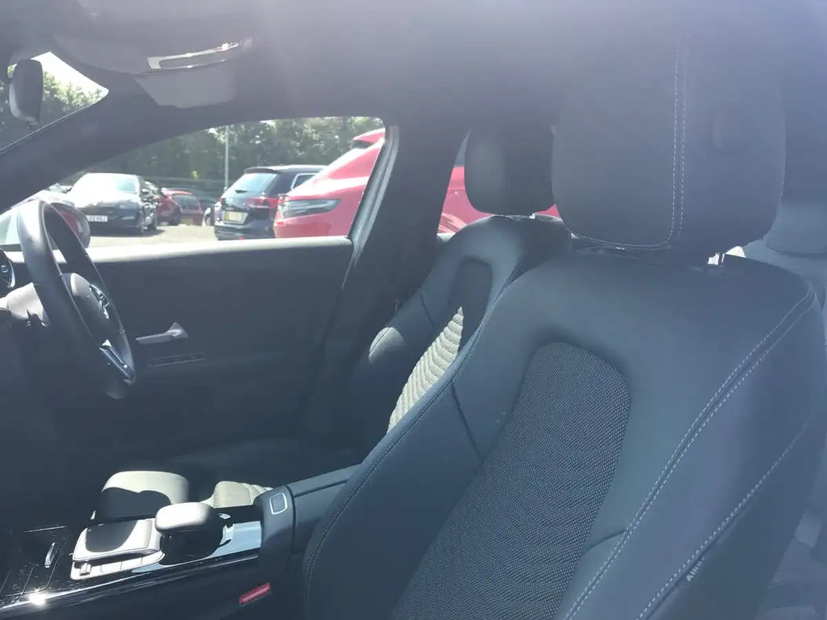 2020-mercedes-benz-a-class-13-a180-se-7g-dct-big-5