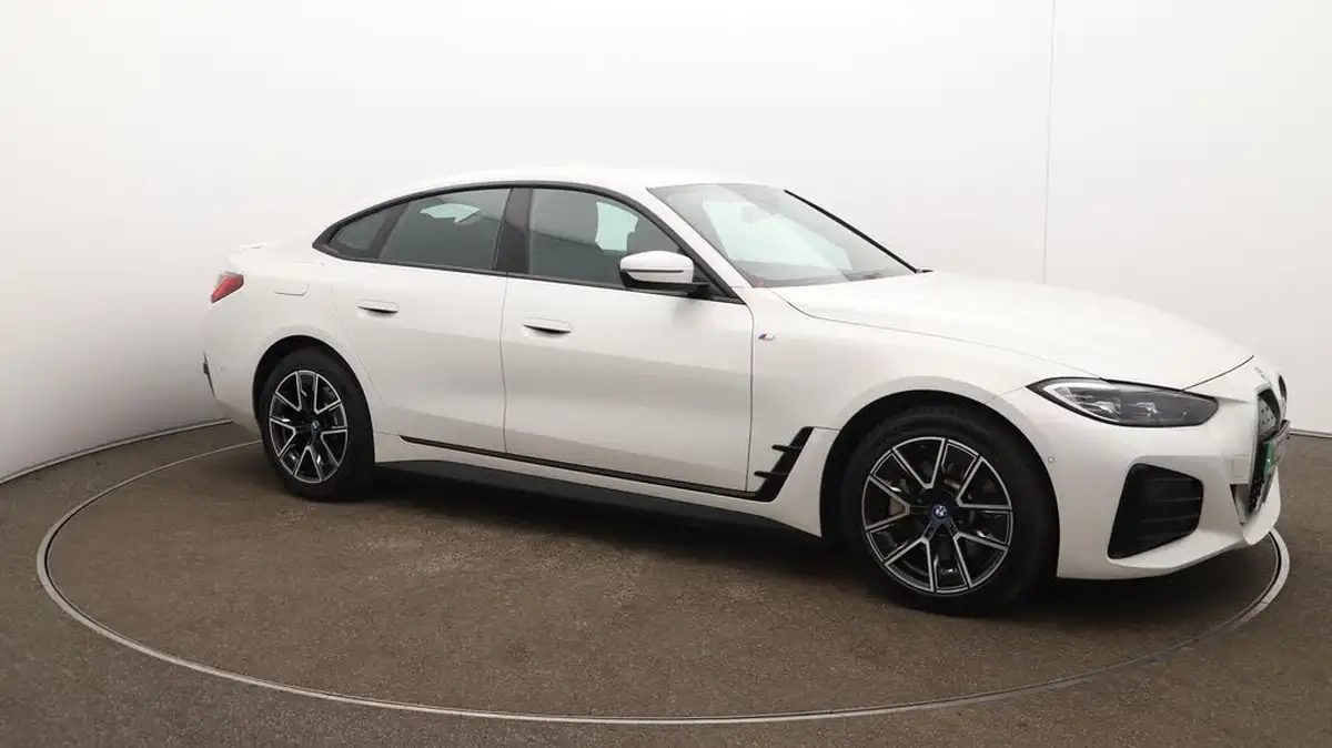 2022-bmw-i4-e-edrive40-m-sport-big-46