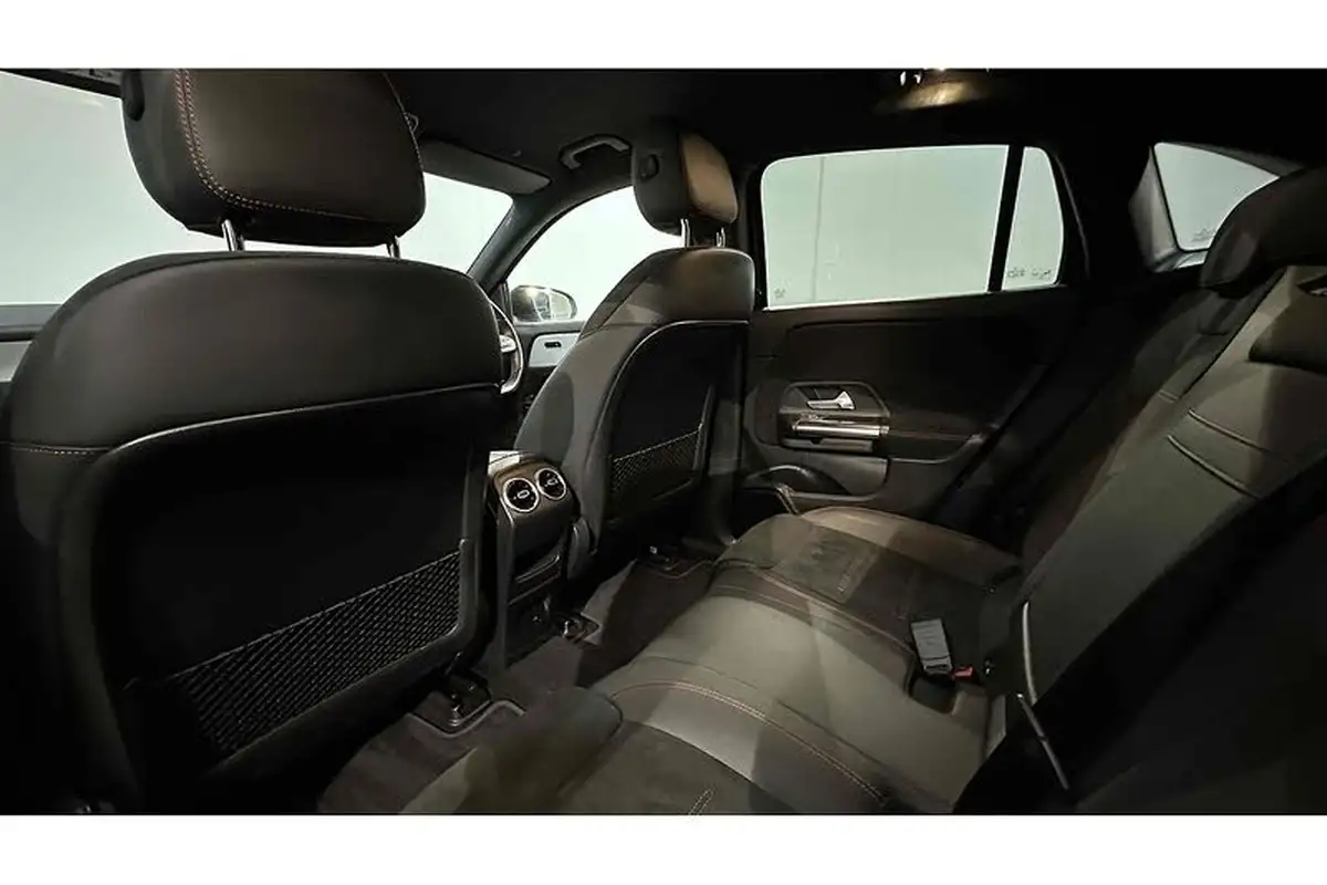 2021-mercedes-benz-eqa-e-eqa-250-amg-line-big-24