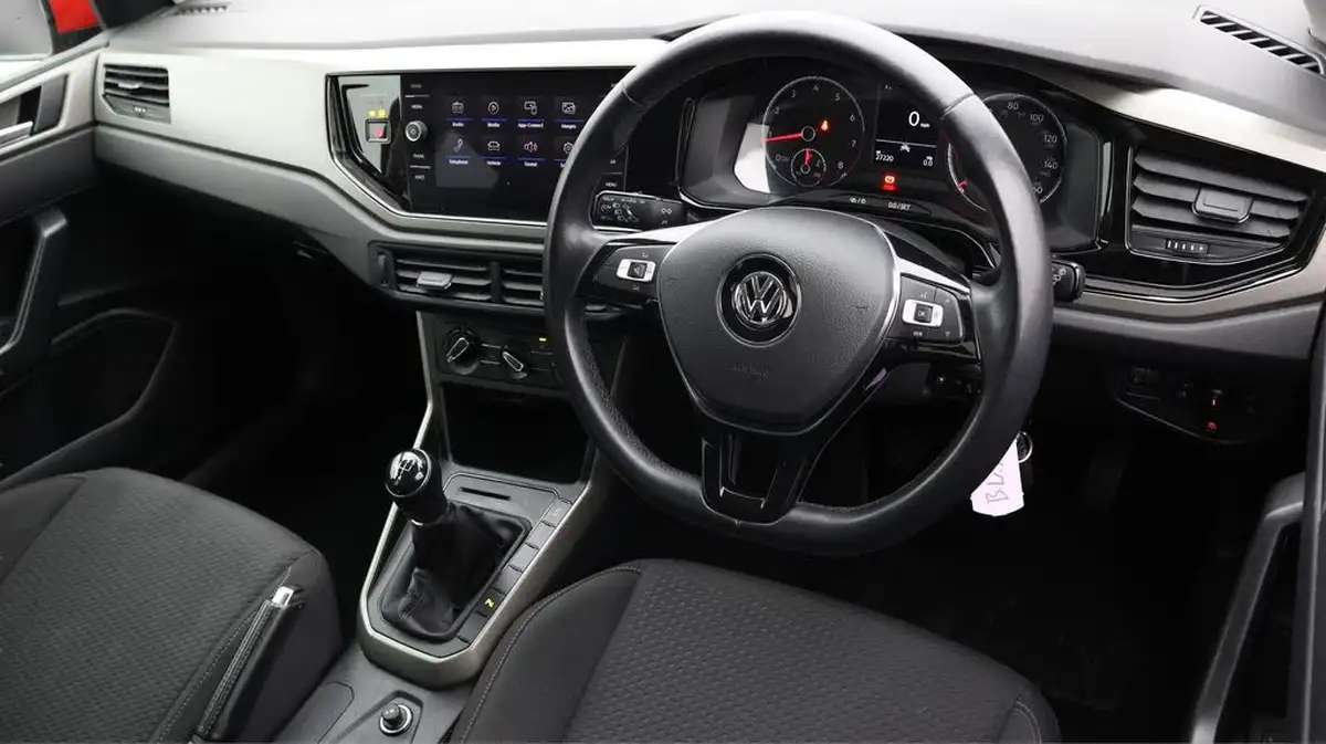 2020-volkswagen-polo-10-match-big-9