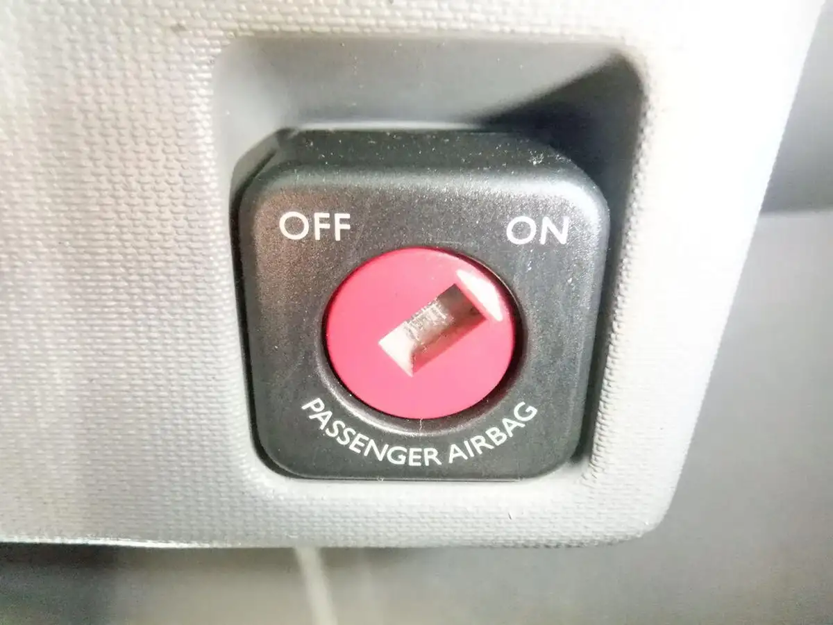 2011-toyota-aygo-10-aygo-ice-5d-big-18