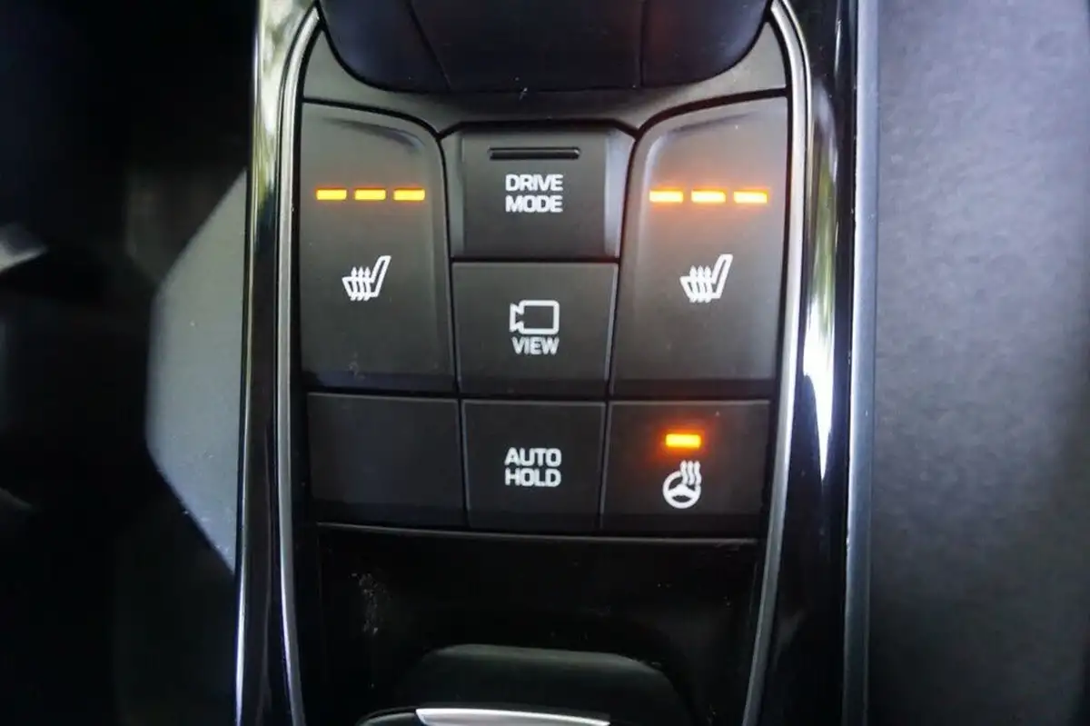 2022-hyundai-ioniq-e-premium-electric-big-11