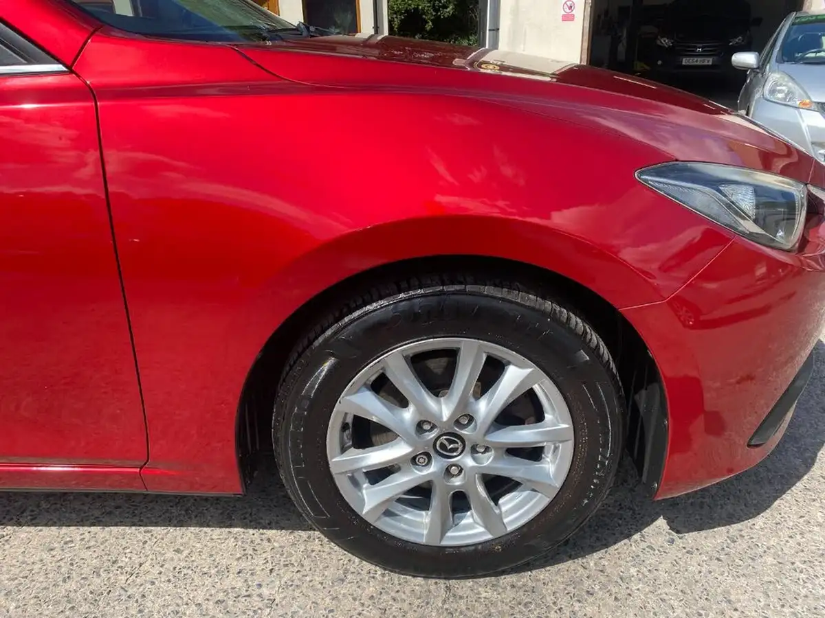2014-mazda-mazda3-20-se-nav-fastback-4d-big-8