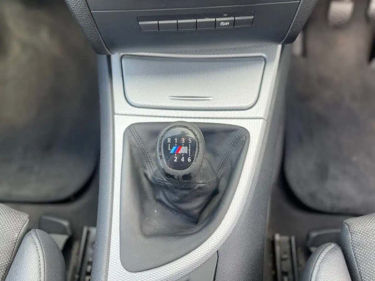 2011-bmw-1-series-20td-123d-m-sport-hatchback-3d-big-11