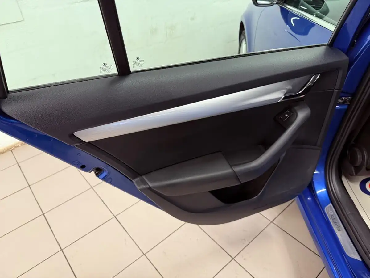 2018-skoda-octavia-10-tsi-se-technology-estate-dsg-big-18