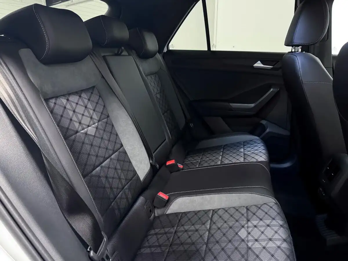 2024-volkswagen-t-roc-15-tsi-r-line-hatchback-5d-dsg-big-25