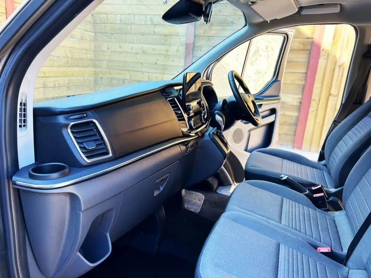 2019-ford-tourneo-custom-big-10