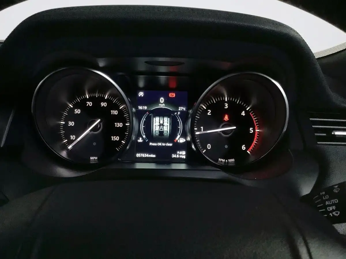 2018-land-rover-range-rover-evoque-20td4-landmark-big-17