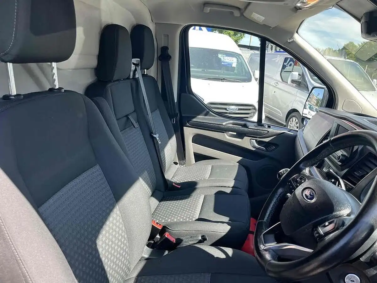 2018-ford-transit-custom-20tdci-320-l1h1-trend-130pseu6-panel-van-big-18
