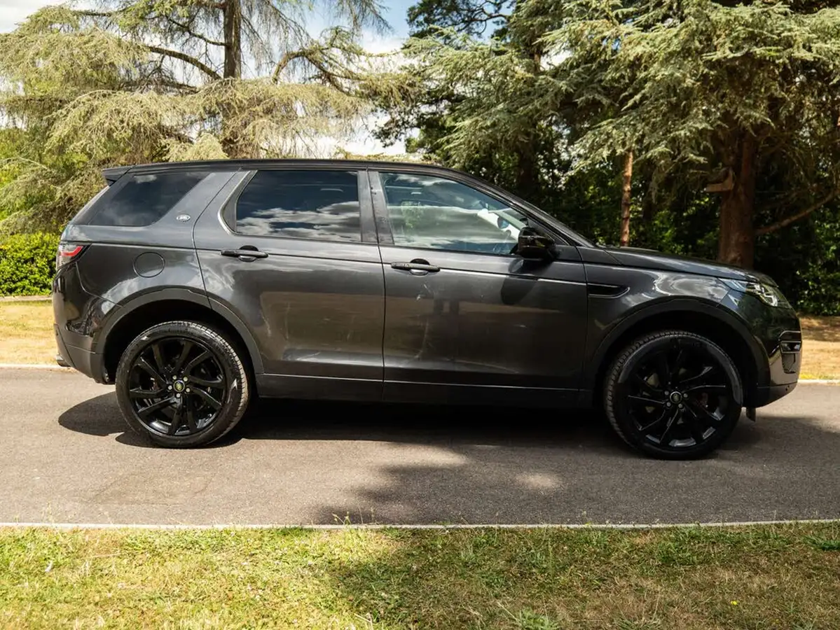 2017-land-rover-discovery-sport-20td4-hse-black-180ps-station-wagon-big-7
