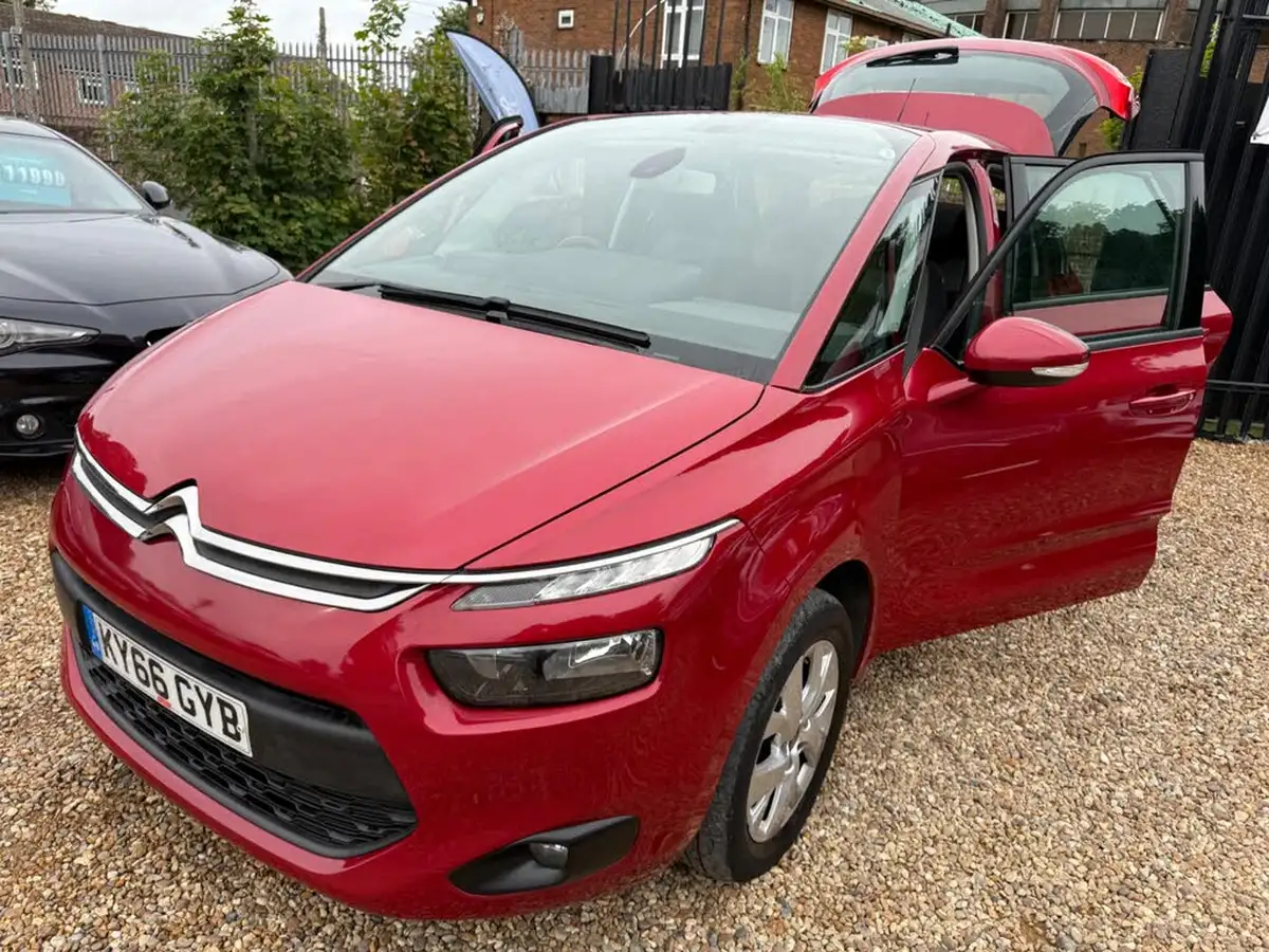 2016-citroen-c4-picasso-16bluehdi-vtr-120ps-big-42